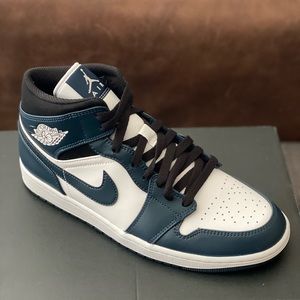 Air Jordan 1 Mid — Armory Navy, White & Black